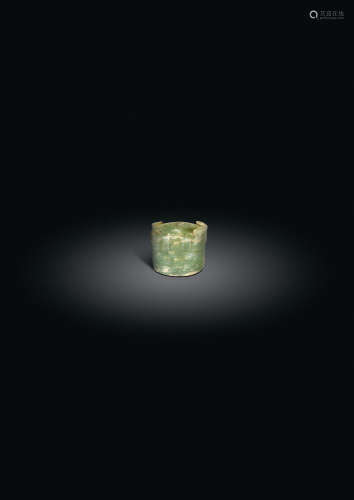 商晚期 青灰玉饕餮紋珠 LATE SHANG DYNASTY, CIRCA 1200 B.C.