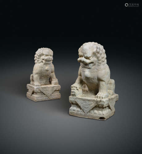 明 大理石雕獅子一對 MING DYNASTY (1368-1644)