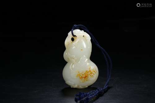 A Chinese Hetian Jade Gourd Pendant