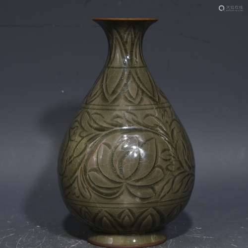 A Chinese Porcelain Yaozhou Kiln Floral Yuhuchunping