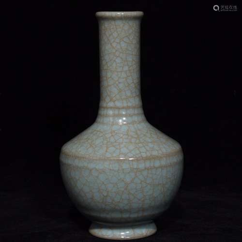 A Chinese Porcelain Ru Kiln Vase