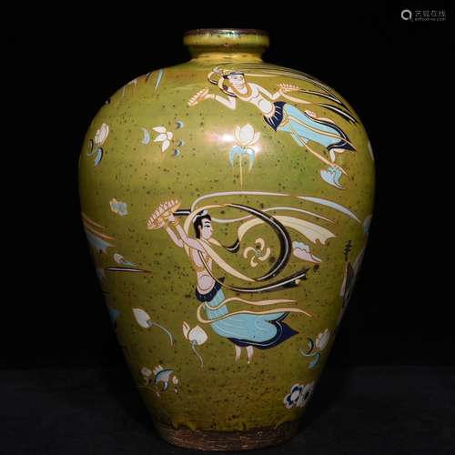 A Chinese Porcelain Jian Kiln Famille Rose Meiping Vase