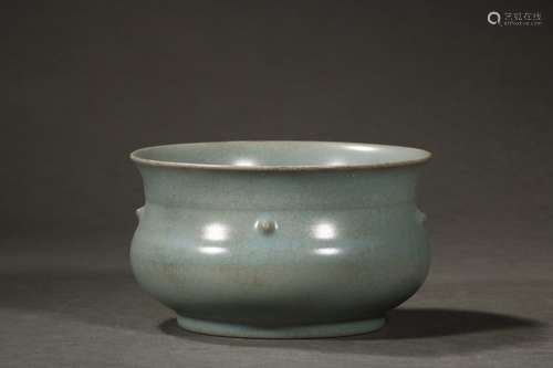 A Chinese Porcelain Ru Kiln Censer