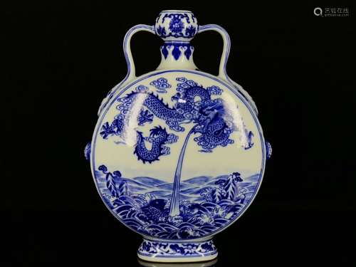 A Chinese Porcelain Blue&White Dragon Oblate Vase