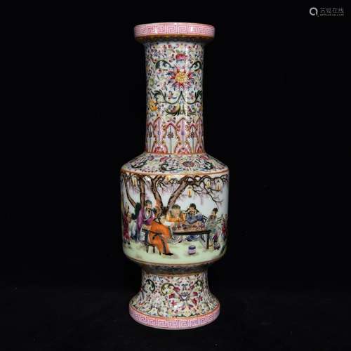 A Chinese Porcelain Famille Rose Vase