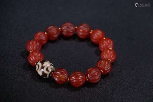 A Chinese Agate Dzi Bracelet