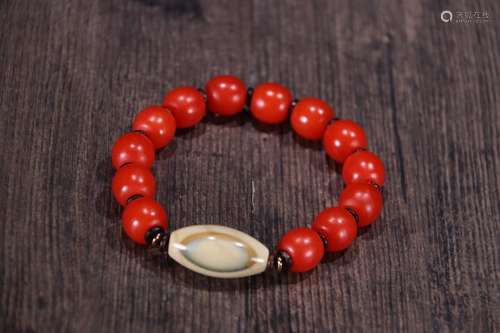 A Chinese Agate Bracelet