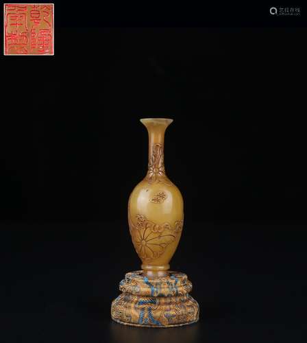 A Chinese Tianhuang Stone Lotus Pattern Vase