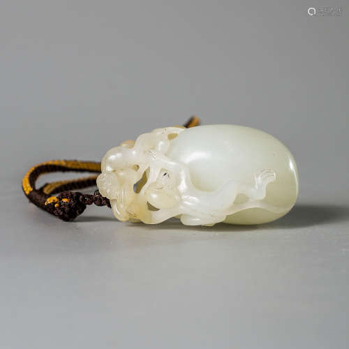 A Chinese White Hetian Jade Carved Pendant