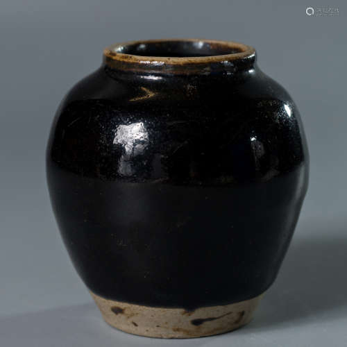 A Chinese Ugyen Glazed Pottery Pot