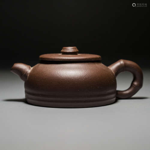 A Chinese Purple Sand Pot