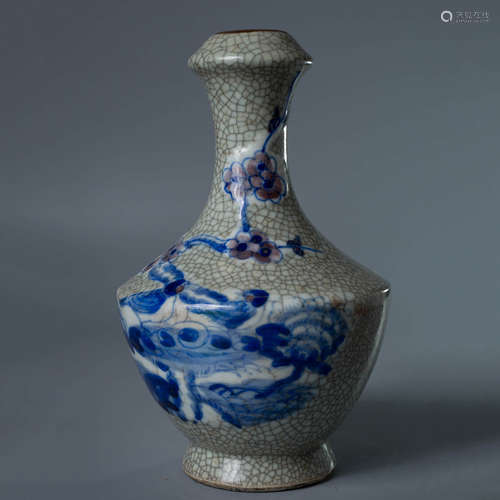 A Chinese Blue and White Underglazed Red Porcelain Garlic-head-shaped Bottle