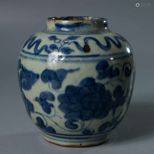 A Chinese Twining Lotus Pattern Blue and White Floral Porcelain