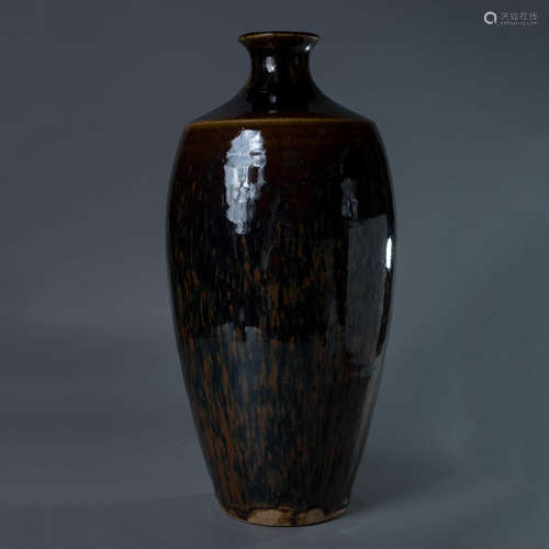 A Chinese Black Glaze Porcelain Plum Bottle