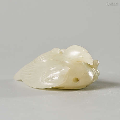 A Chinese White Hetian Jade Carved Eagle Ornament