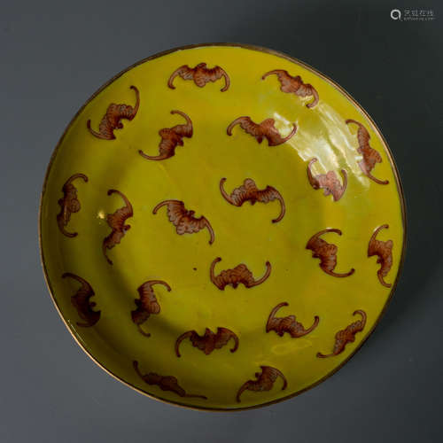 A Chinese Yellow Ground Iron Red Bats Pattern Porcelain Plate