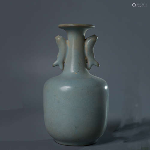 A Chinese Ru Kiln Fish Ears Porcelain Vase