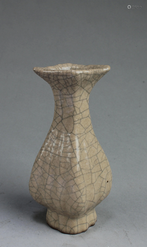 Chinese Geyao Vase