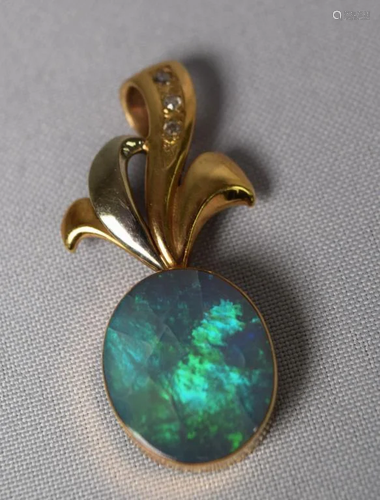 14K GOLD DIAMOND & OPAL PENDANT