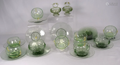 31 SALVIATI VENETIAN GLASS PLATES, SALTS & BOWLS: