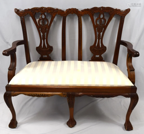 20TH C CHIPPENDALE STYLE SETTEE