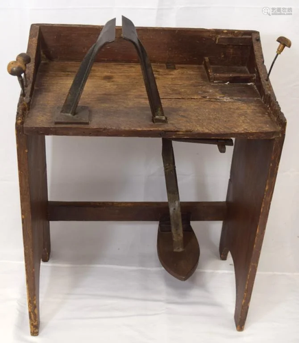 ANTIQUE EQUESTRIAN STITCHING HORSE COBBLER BENCH: