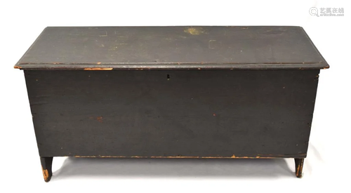 18C AMERICAN PAINTED BLACK/GREEN BLANKET BOX