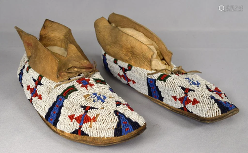 BEADED NATIVE AMERICAN MOCCASINS