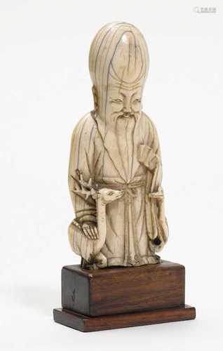 ELFENBEINFIGUR DES STEHENDEN SHOULAO.