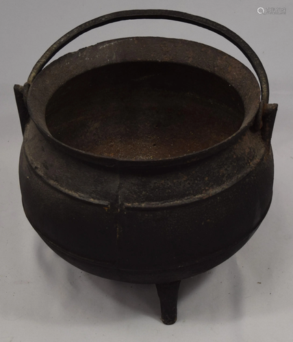 THREE LEGGED IRON KETTLE: