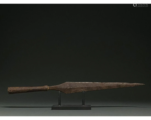 LATE MEDIEVAL IRON SOCKETED SPEAR