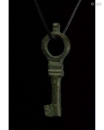 ROMAN BRONZE KEY PENDANT