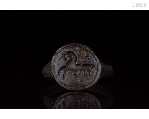 ROMAN BRONZE RING WITH HORSE