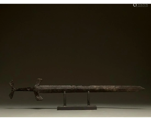 SCYTHIAN IRON SWORD WITH ELABORATE HANDLE