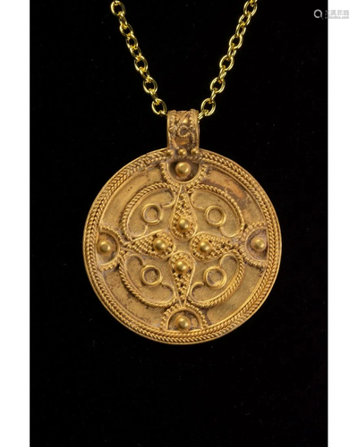 MEROVINGIAN GOLD PENDANT WITH FILIGREE