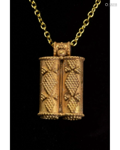 ROMAN GOLD DECORATED TUBULAR PENDANT