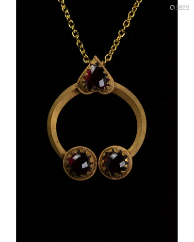 ROMAN GOLD LUNAR MEDALLION WITH GARNET STONES