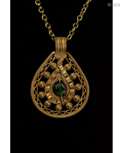 BYZANTINE GOLD OPENWORK PENDANT WITH GEM