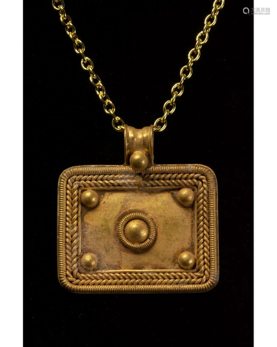 ROMAN GOLD DECORATED PENDANT