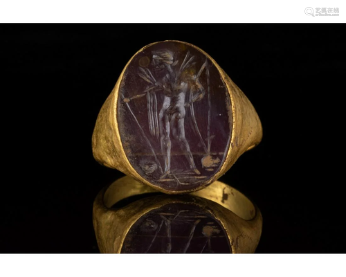 ROMAN GOLD INTAGLIO RING WITH WINGED GENIUS SPIRIT