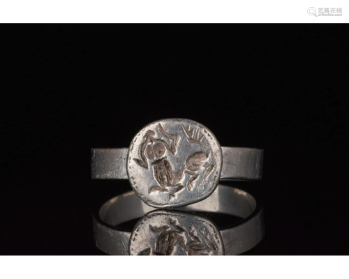 ROMAN SILVER RING WITH CENTAUR