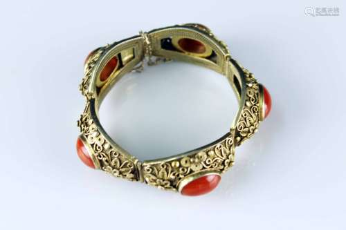 银鎏金蕾丝镶嵌红珊瑚手镯 红珊瑚珠
