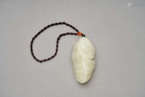 A pale celadon jade pendant  Qing dynasty