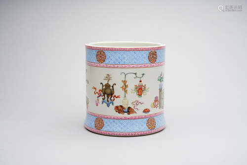 A famille-rose 'bogu' brush pot  Daoguang six-character seal mark