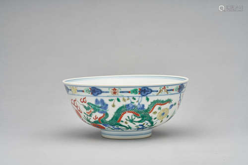 A wucai 'dragon and phoenix' bowl  Guangxu six-character underglaze blue mark