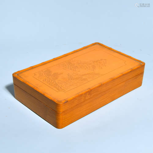 A ZHUHUANG BOX CARVED WITH LANDSCAPE PATTERNS OF QING DYNASTY