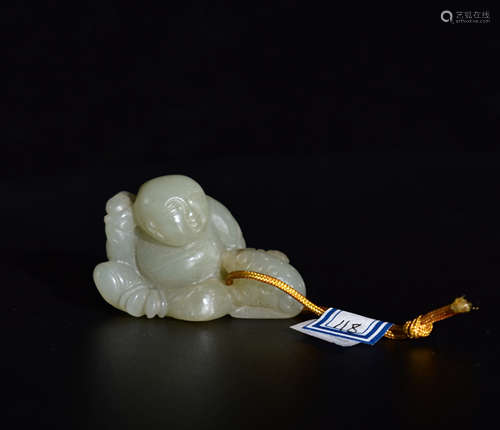 A WHITE JADE HAND PIECE SHAPED WITH CIVILIAN