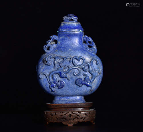 A LAZURITE VASE WITH DRAGON PATTERN OF QING DYNASTY