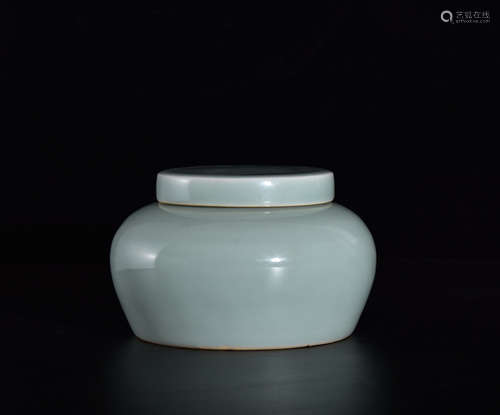 A CYAN GLAZED COVER JAR