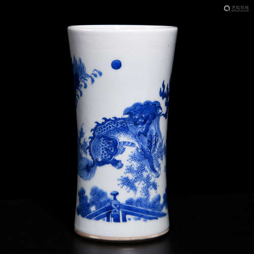 A BLUE AND WHITE BRUSH POT WITH PLANTAIN PATTERN